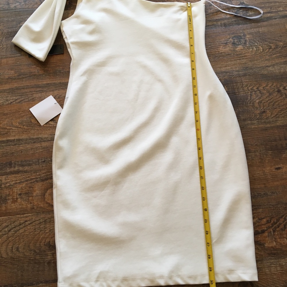 🔥Sale @ $17🔥White one shoulder dress - Picture 3 of 4